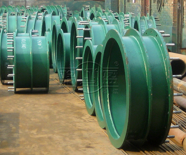 偏心<a href=http://www.cdruice.cn.cn target=_blank class=infotextkey>異徑橡膠接頭</a>實(shí)景圖