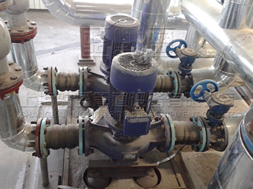 不銹鋼<a href=http://www.cdruice.cn.cn target=_blank class=infotextkey>卡箍橡膠接頭</a>實(shí)物圖